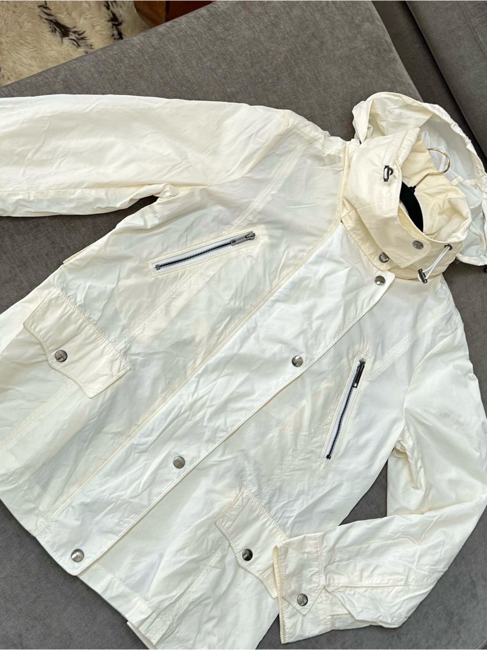 Burberry Ivory/Butter Hooded Lightweight Anorak Jacket - Picture 3 of 16